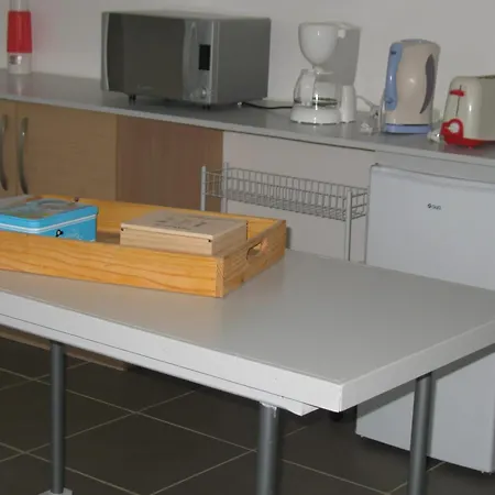 Apartment De 2 Chambres Avec Terrasse Amenagee Et Wifi A Coulours *
