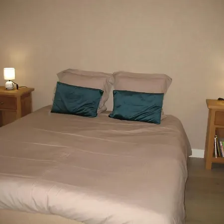 De 2 Chambres Avec Terrasse Amenagee Et Wifi A Coulours Fournaudin