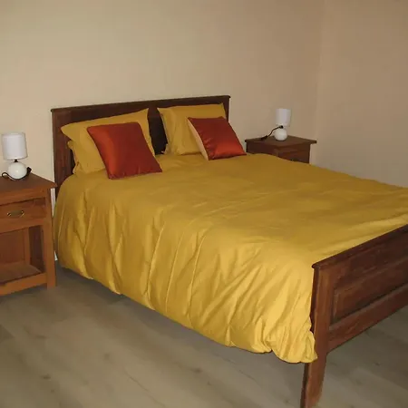 Apartment De 2 Chambres Avec Terrasse Amenagee Et Wifi A Coulours