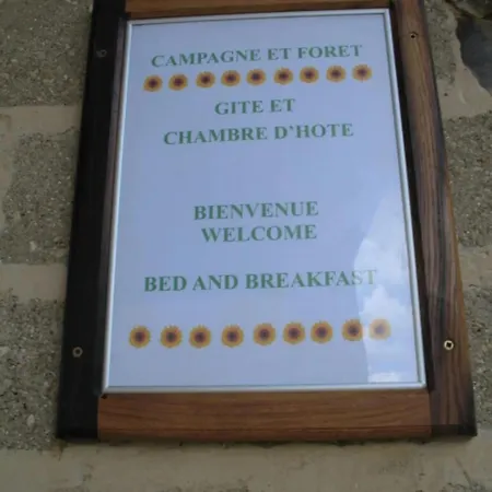 Apartment De 2 Chambres Avec Terrasse Amenagee Et Wifi A Coulours Fournaudin